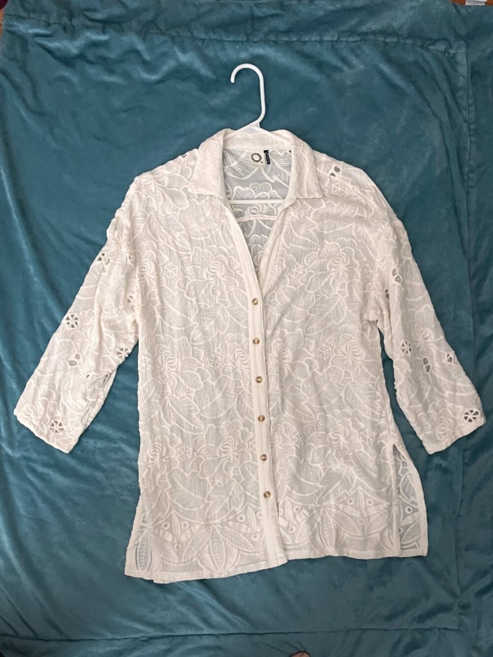 Akemi + Kim Women's Cream Blouse/Size S